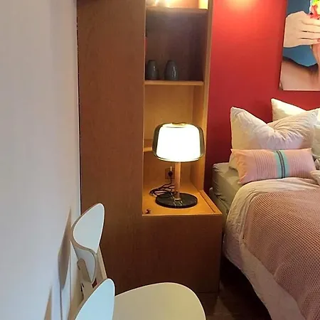 In Rot, Fraenkisches Design, Balkon In Nur 50 Schritten Zum Radweg, Ideal For Long Stay, Relocation 3* Margetshöchheim