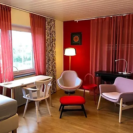 In Rot, Fraenkisches Design, Balkon In Nur 50 Schritten Zum Radweg, Ideal For Long Stay, Relocation Hotel 3*