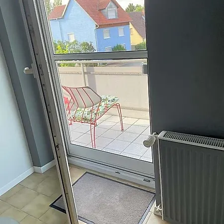 In Rot, Fraenkisches Design, Balkon In Nur 50 Schritten Zum Radweg, Ideal For Long Stay, Relocation Hotel Margetshöchheim