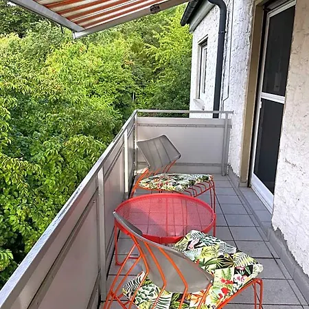 In Rot, Fraenkisches Design, Balkon In Nur 50 Schritten Zum Radweg, Ideal For Long Stay, Relocation 마르게트쇼하임