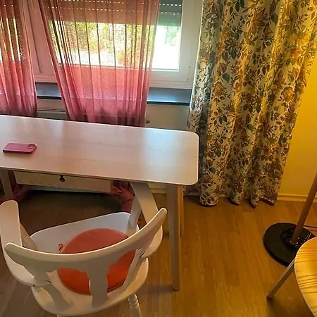 In Rot, Fraenkisches Design, Balkon In Nur 50 Schritten Zum Radweg, Ideal For Long Stay, Relocation Hotel